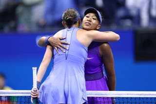 Anisimova greets Osaka after match point